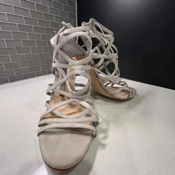 Gianni Bini Tan suede tie-up 4” Heels size 10, gently worn - Picture 5 of 10